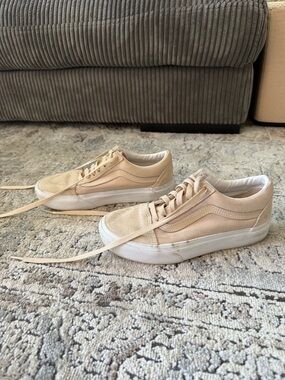 Vans - Women’s Platform Low-Top Canvas Sneakers - Neutral Beige
